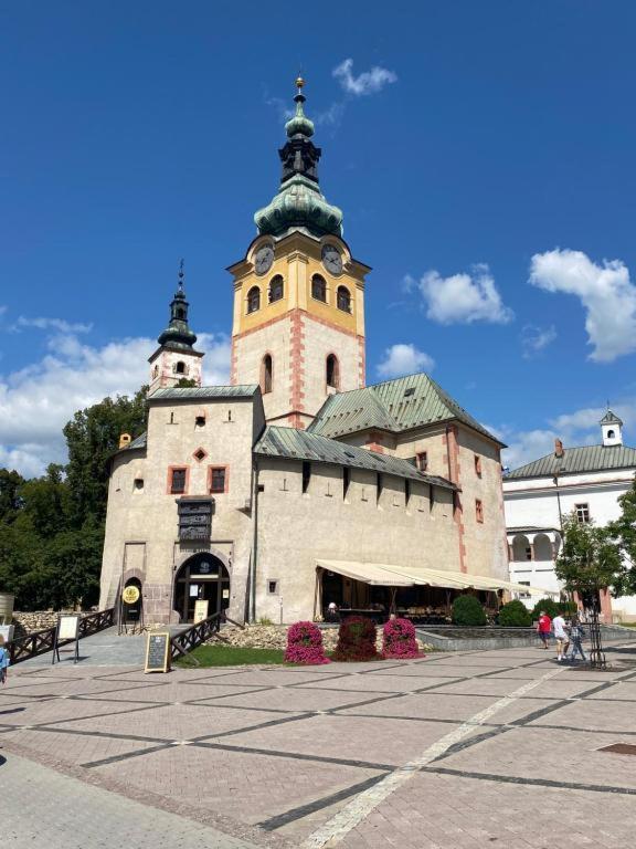 Komfortny Apartman So Zahradou A Sukromnym Parkoviskom-Nonstop Check-In Banska Bystrica Exterior photo